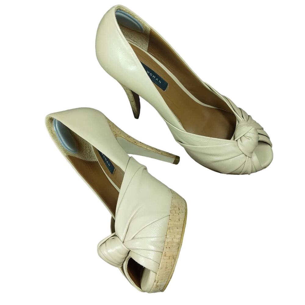 Zara Woman heels size 37 (6.5) Nude peep toe cork wedge